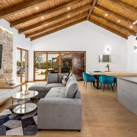 New! Promina Luxury Villa With 72Sqm Heated Pool, Jacuzzi, Infrared Sauna, Tennis Court, Media Room Bogatic Exterior photo