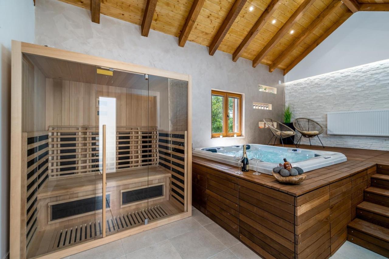 New! Promina Luxury Villa With 72Sqm Heated Pool, Jacuzzi, Infrared Sauna, Tennis Court, Media Room Bogatic Exterior photo